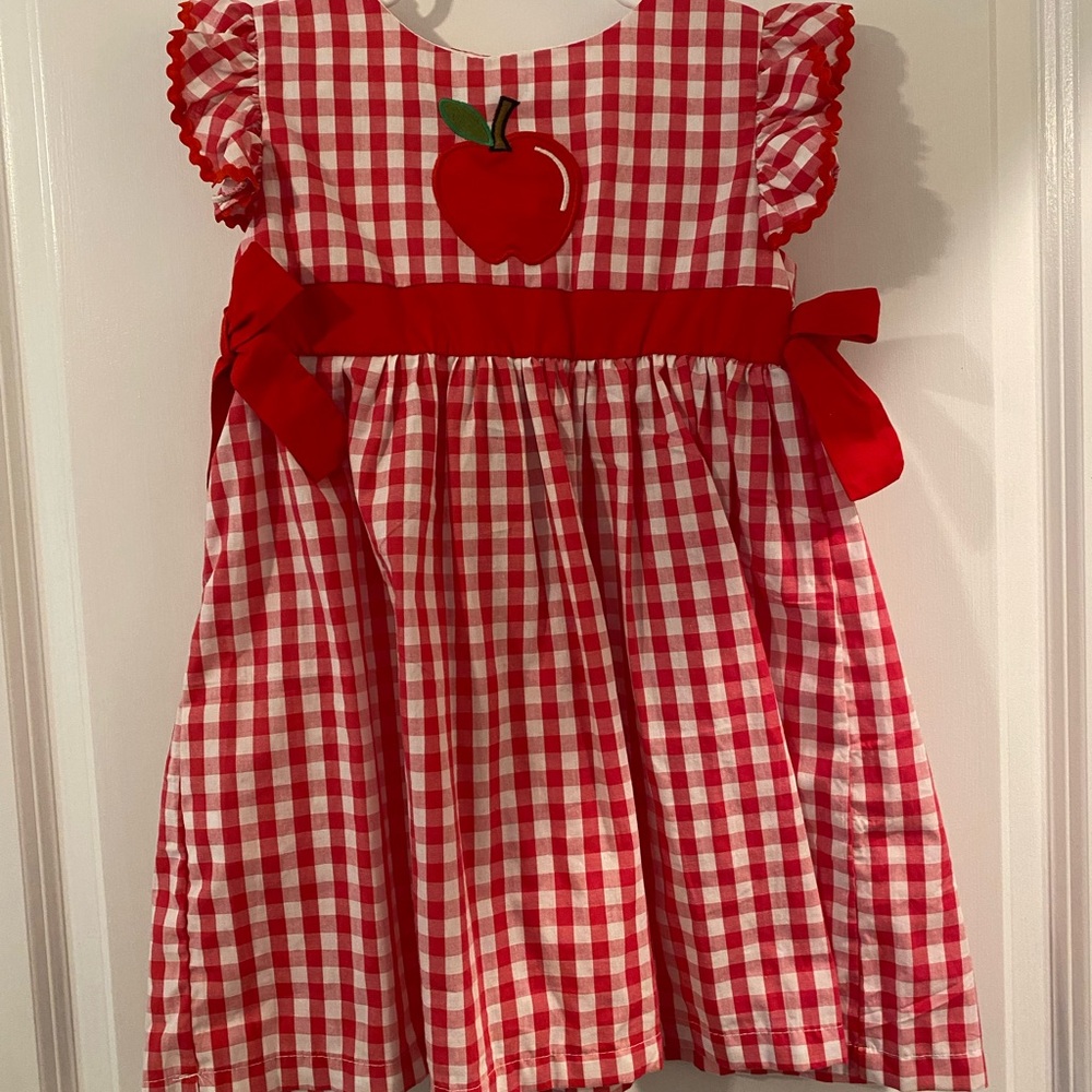 Apple dress sz 4T 🍎
